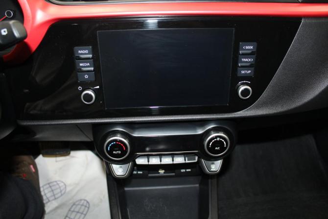 Kia Rio IV Рестайлинг с пробегом 2021 года, цена 1 549 000 рублей, 129000 км, хэтчбек, Автокод Объявления
