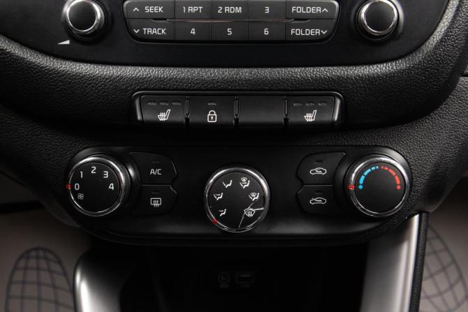 Kia Ceed II Рестайлинг с пробегом 2018 года, цена 1 199 000 рублей, 174618 км, хэтчбек, Автокод Объявления