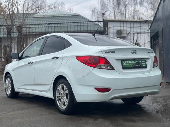 Hyundai Solaris I с пробегом 2011 года, цена 649 000 рублей, 172525 км, седан, Автокод Объявления