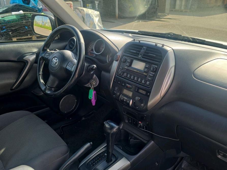 Toyota RAV4 II (XA20) Рестайлинг Санкт-Петербург  - изображение 4