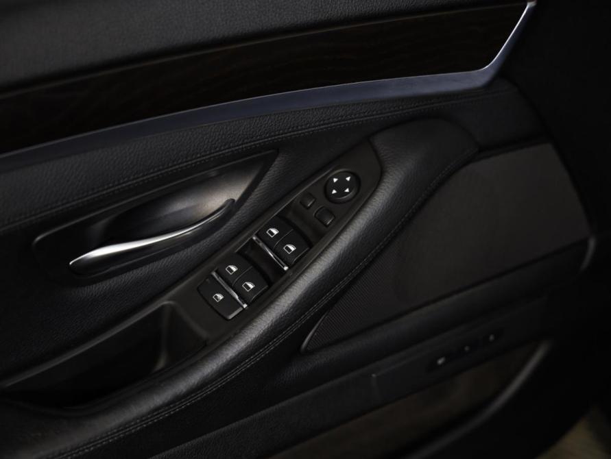 BMW 5 серии VI (F10/F11/F07) Рестайлинг Санкт-Петербург  - изображение 25
