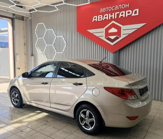 Hyundai Solaris I с пробегом 2013 года, цена 730 000 рублей, 130710 км, седан, Автокод Объявления