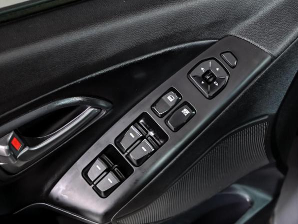 Hyundai ix35 I Рестайлинг с пробегом 2014 года, цена 1 290 000 рублей, 196084 км, внедорожник, Автокод Объявления