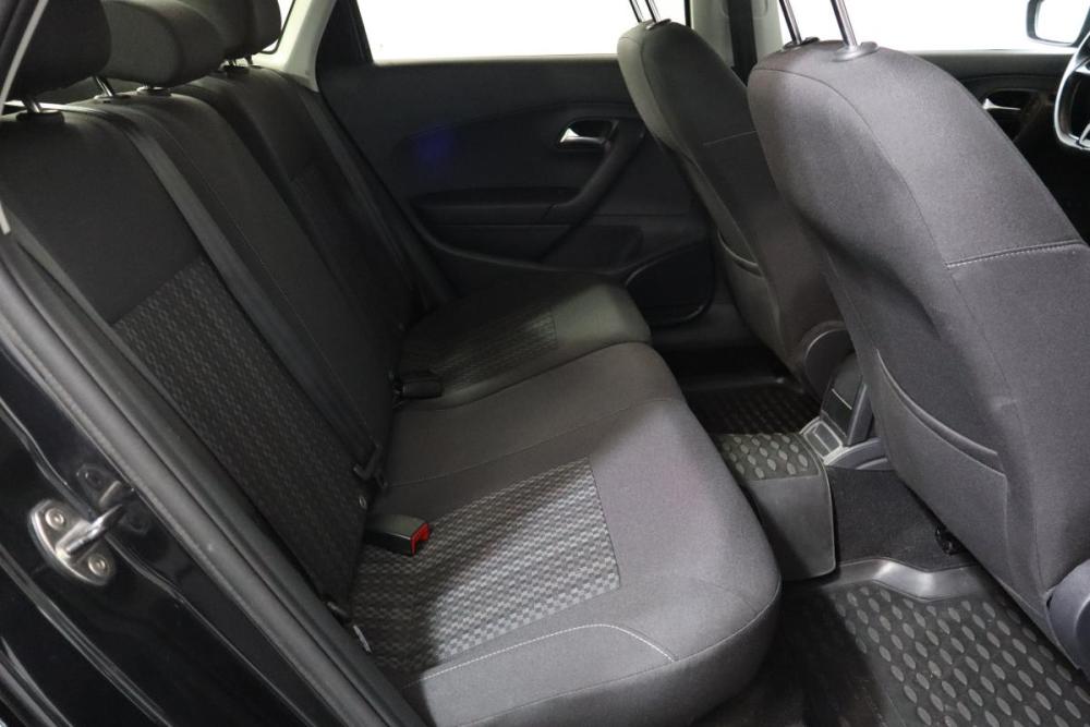 Volkswagen Polo V Рестайлинг Санкт-Петербург  - изображение 12