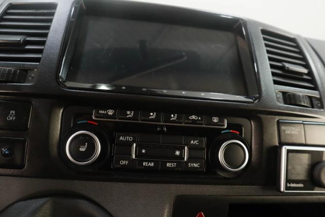 Volkswagen Caravelle T5 Рестайлинг с пробегом 2013 года, цена 1 869 000 рублей, 250000 км, минивэн, Автокод Объявления
