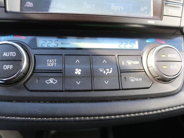 Toyota RAV4 IV (XA40) Рестайлинг с пробегом 2018 года, цена 2 390 000 рублей, 227608 км, внедорожник, Автокод Объявления