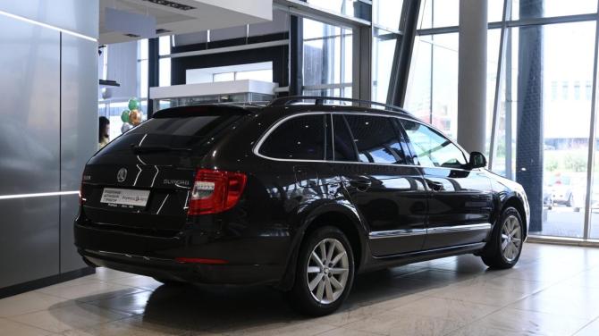 Skoda Superb II Рестайлинг с пробегом 2013 года, цена 1 450 000 рублей, 131371 км, универсал, Автокод Объявления