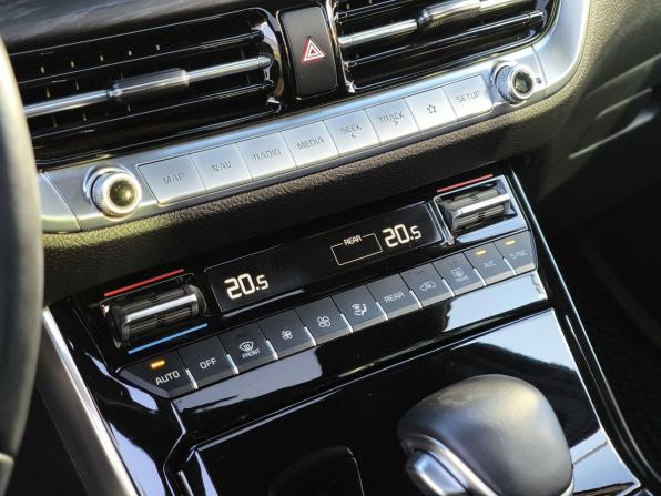 Kia Mohave I Рестайлинг 2 с пробегом 2023 года, цена 5 650 000 рублей, 49832 км, внедорожник, Автокод Объявления