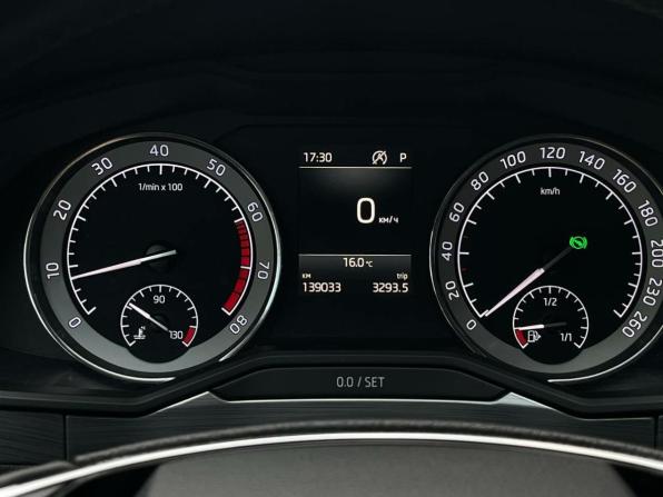 Skoda Superb III Рестайлинг с пробегом 2021 года, цена 2 099 000 рублей, 139031 км, лифтбек, Автокод Объявления