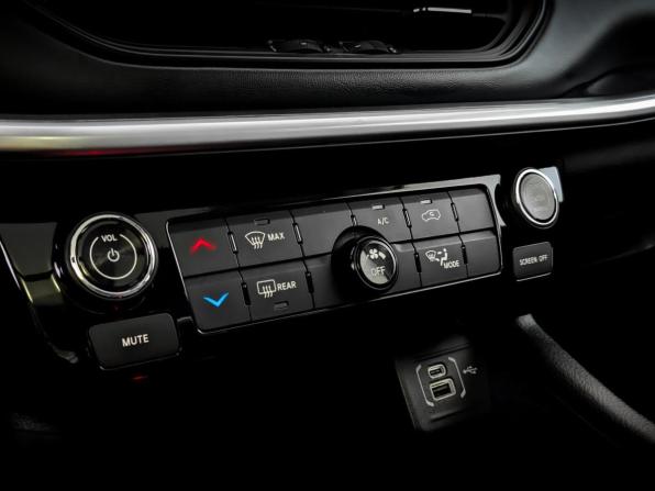 Jeep Compass II Рестайлинг с пробегом 2021 года, цена 2 320 000 рублей, 63310 км, внедорожник, Автокод Объявления