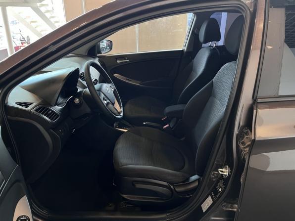 Hyundai Solaris I Рестайлинг с пробегом 2015 года, цена 960 000 рублей, 195660 км, седан, Автокод Объявления