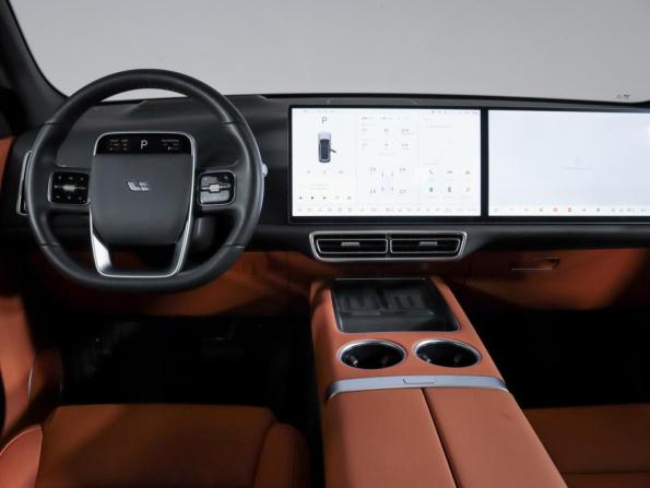 Li Auto (Lixiang) L7 I с пробегом 2024 года, цена 6 699 000 рублей, 10774 км, внедорожник, Автокод Объявления