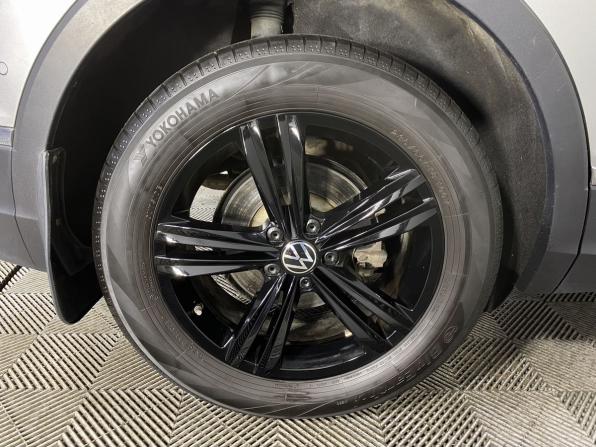 Volkswagen Tiguan II Рестайлинг с пробегом 2021 года, цена 3 640 000 рублей, 36737 км, внедорожник, Автокод Объявления