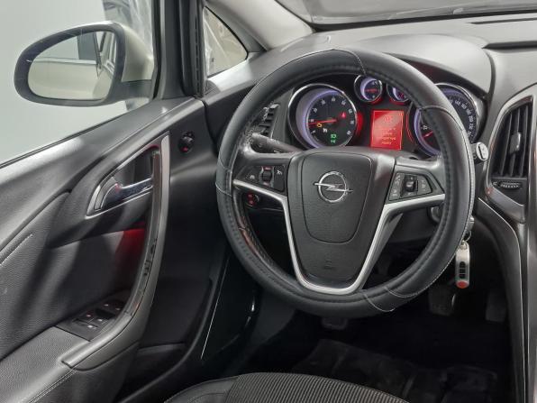Opel Astra J с пробегом 2010 года, цена 489 000 рублей, 209717 км, хэтчбек, Автокод Объявления
