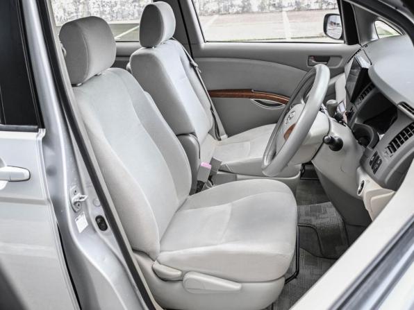 Toyota ISis I Рестайлинг с пробегом 2010 года, цена 1 269 000 рублей, 116487 км, компактвэн, Автокод Объявления