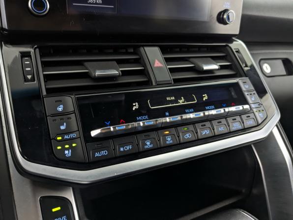 Toyota Land Cruiser 300 Series с пробегом 2021 года, цена 9 500 000 рублей, 52262 км, внедорожник, Автокод Объявления
