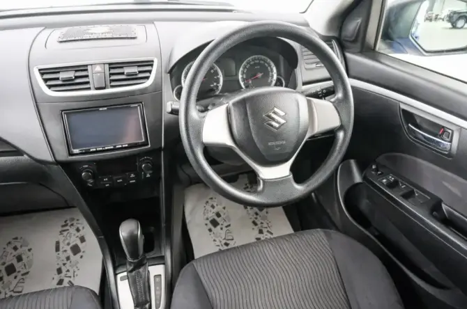 Suzuki Swift IV с пробегом 2012 года, цена 789 000 рублей, 81000 км, хэтчбек, Автокод Объявления