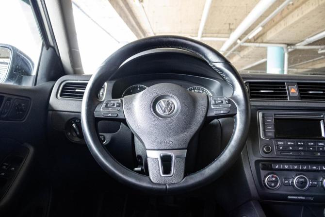 Volkswagen Jetta VI с пробегом 2013 года, цена 1 000 000 рублей, 239287 км, седан, Автокод Объявления
