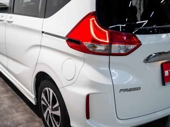 Honda Freed II с пробегом 2016 года, цена 1 430 000 рублей, 183270 км, компактвэн, Автокод Объявления