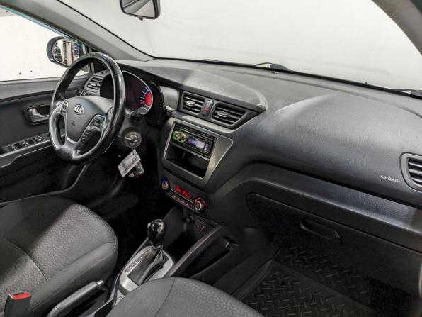 Kia Rio III Рестайлинг с пробегом 2016 года, цена 990 000 рублей, 142269 км, седан, Автокод Объявления