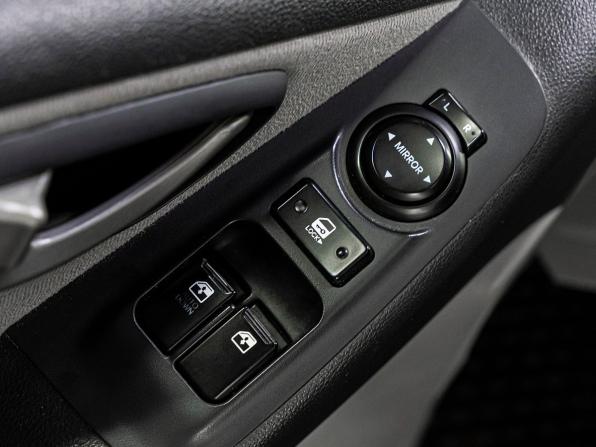 Hyundai H-1 II Рестайлинг с пробегом 2016 года, цена 2 409 000 рублей, 184210 км, минивэн, Автокод Объявления