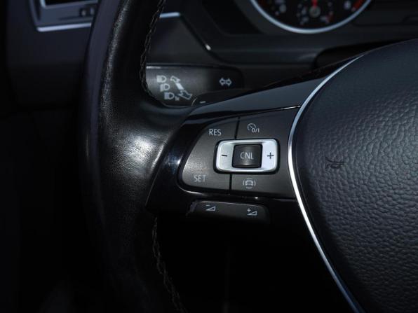Volkswagen Tiguan II с пробегом 2019 года, цена 1 998 000 рублей, 192930 км, внедорожник, Автокод Объявления