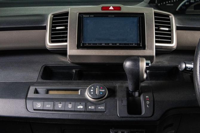 Honda Freed I с пробегом 2012 года, цена 1 049 000 рублей, 130000 км, компактвэн, Автокод Объявления