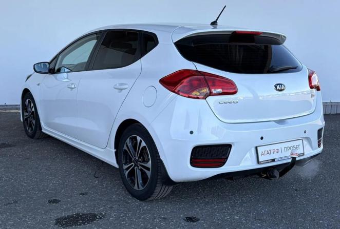 Kia Ceed II Рестайлинг с пробегом 2016 года, цена 1 225 000 рублей, 151740 км, хэтчбек, Автокод Объявления