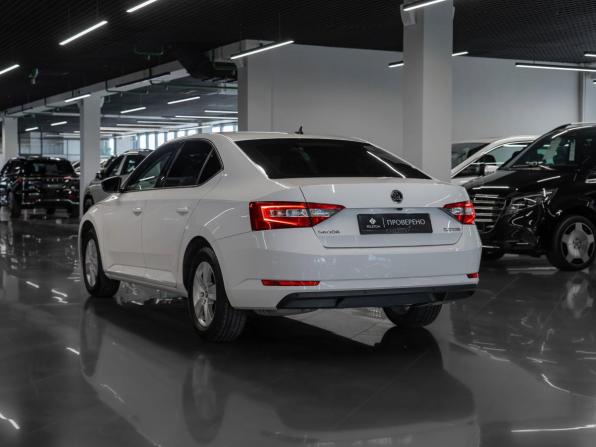 Skoda Superb III с пробегом 2018 года, цена 2 500 000 рублей, 105000 км, лифтбек, Автокод Объявления