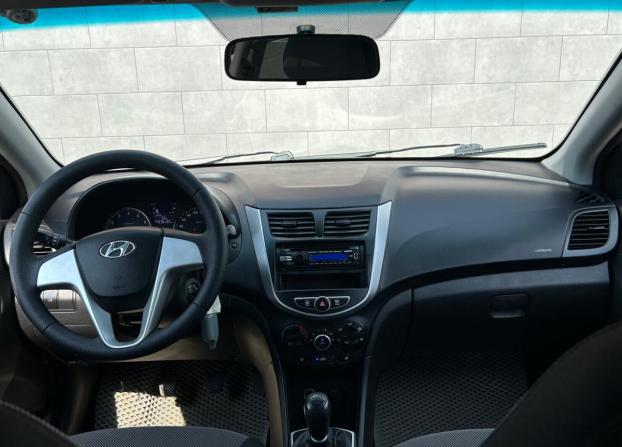 Hyundai Solaris I с пробегом 2011 года, цена 640 000 рублей, 276200 км, седан, Автокод Объявления