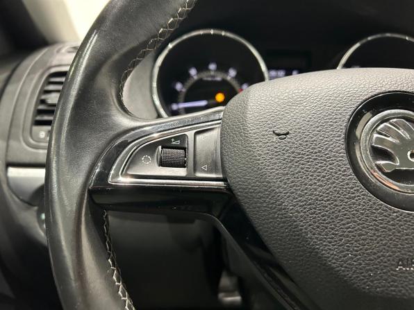 Skoda Yeti I Рестайлинг с пробегом 2017 года, цена 1 439 000 рублей, 97086 км, внедорожник, Автокод Объявления