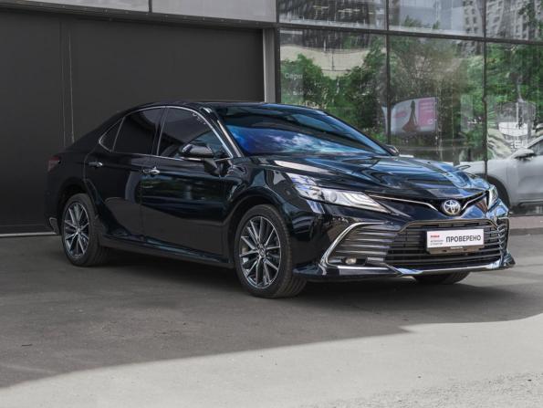 Toyota Camry VIII (XV70) Рестайлинг с пробегом 2023 года, цена 3 499 000 рублей, 42880 км, седан, Автокод Объявления