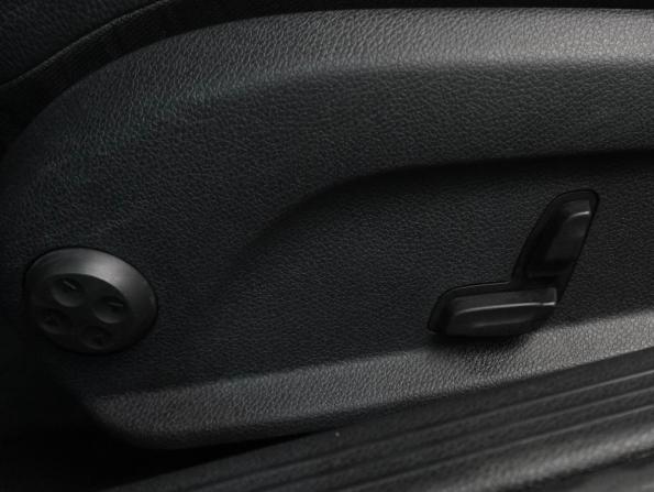 Mercedes-Benz C-Класс IV (W205) Рестайлинг с пробегом 2019 года, цена 3 239 000 рублей, 136111 км, купе, Автокод Объявления
