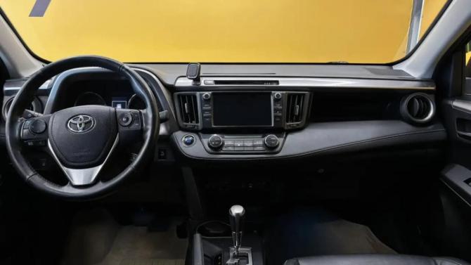 Toyota RAV4 IV (XA40) Рестайлинг с пробегом 2019 года, цена 2 549 000 рублей, 142000 км, внедорожник, Автокод Объявления