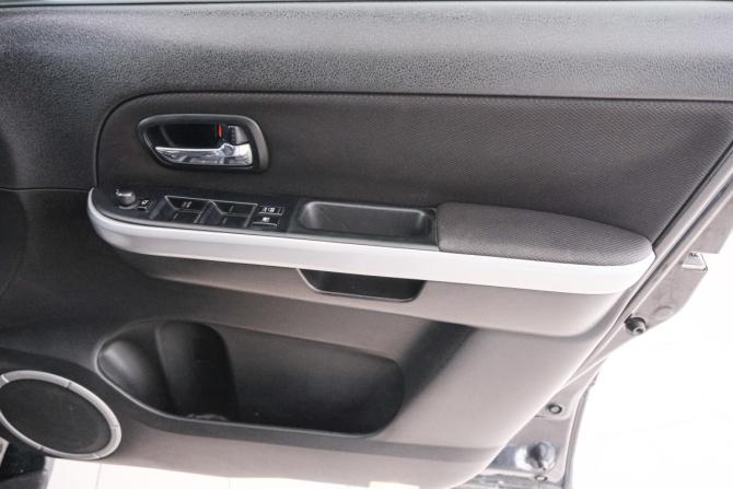 Suzuki Escudo III с пробегом 2008 года, цена 999 000 рублей, 155044 км, внедорожник, Автокод Объявления