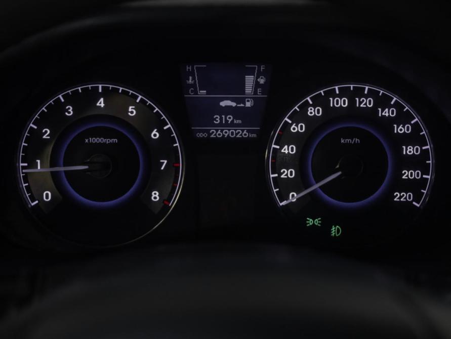 Hyundai Solaris I Санкт-Петербург  - изображение 12