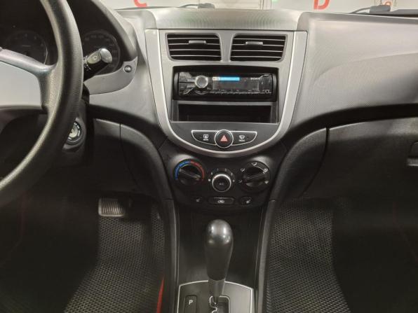 Hyundai Solaris I с пробегом 2013 года, цена 1 035 000 рублей, 92658 км, седан, Автокод Объявления