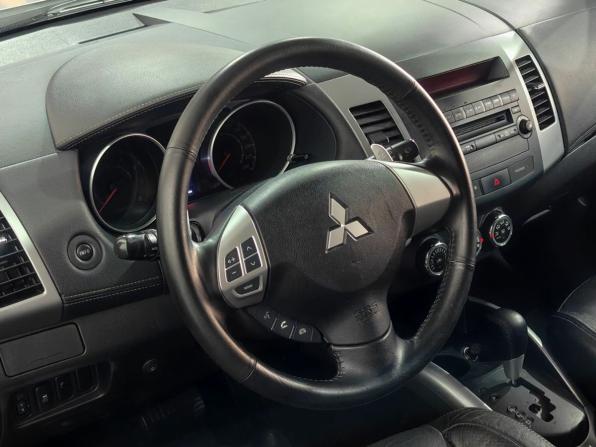 Mitsubishi Outlander II Рестайлинг с пробегом 2011 года, цена 1 055 000 рублей, 206236 км, внедорожник, Автокод Объявления