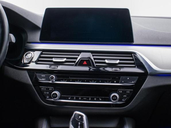 BMW 5 серии VII (G30/G31/G38) с пробегом 2018 года, цена 3 407 000 рублей, 92224 км, седан, Автокод Объявления