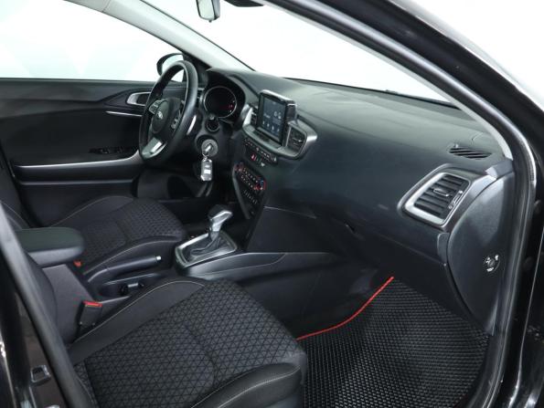 Kia Ceed III с пробегом 2020 года, цена 1 849 000 рублей, 61907 км, хэтчбек, Автокод Объявления
