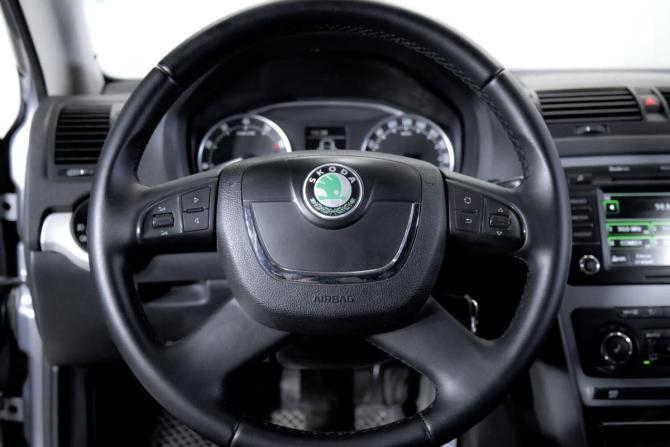 Skoda Octavia II (A5) Рестайлинг с пробегом 2013 года, цена 849 000 рублей, 229500 км, лифтбек, Автокод Объявления