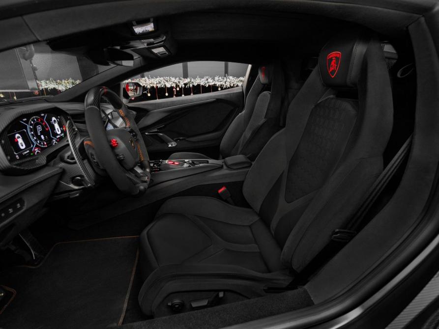 Lamborghini Revuelto Москва  - изображение 23