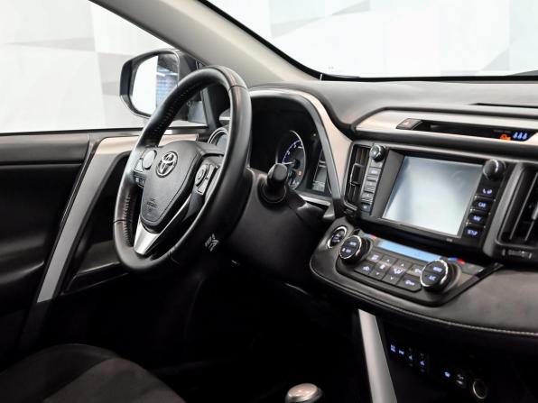 Toyota RAV4 IV (XA40) Рестайлинг с пробегом 2018 года, цена 2 550 000 рублей, 77200 км, внедорожник, Автокод Объявления
