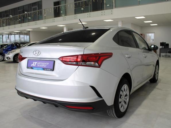 Hyundai Solaris II Рестайлинг с пробегом 2022 года, цена 1 620 000 рублей, 107000 км, седан, Автокод Объявления