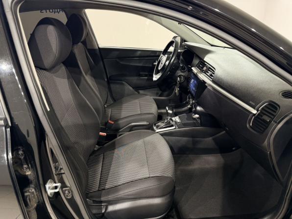Kia Rio IV с пробегом 2018 года, цена 1 299 000 рублей, 98813 км, седан, Автокод Объявления