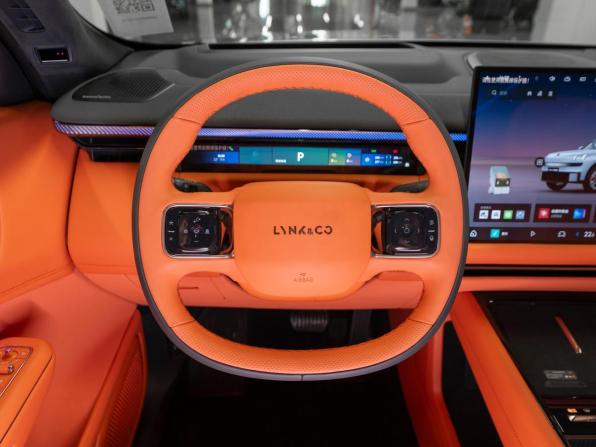 Lynk &amp; Co 900 с пробегом 2026 года, цена 7 775 000 рублей, 50 км, внедорожник, Автокод Объявления
