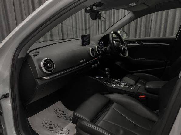 Audi A3 III (8V) Рестайлинг с пробегом 2019 года, цена 1 980 000 рублей, 40000 км, седан, Автокод Объявления