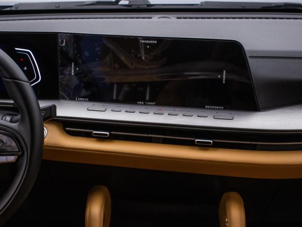 Changan Hunter Plus с пробегом 2023 года, цена 2 570 000 рублей, 32200 км, offers.body_type.unknown, Автокод Объявления