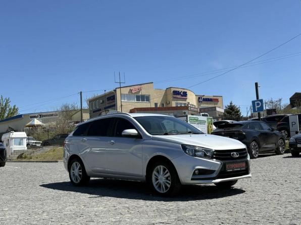 Lada (ВАЗ) Vesta I с пробегом 2018 года, цена 999 000 рублей, 110982 км, универсал, Автокод Объявления