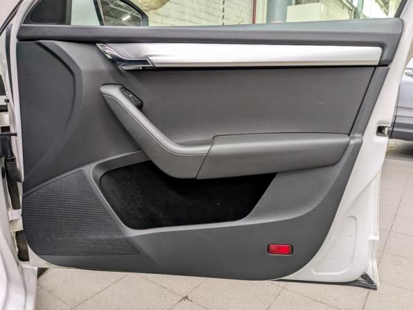 Skoda Octavia III (A7) Рестайлинг с пробегом 2017 года, цена 1 415 000 рублей, 206189 км, универсал, Автокод Объявления